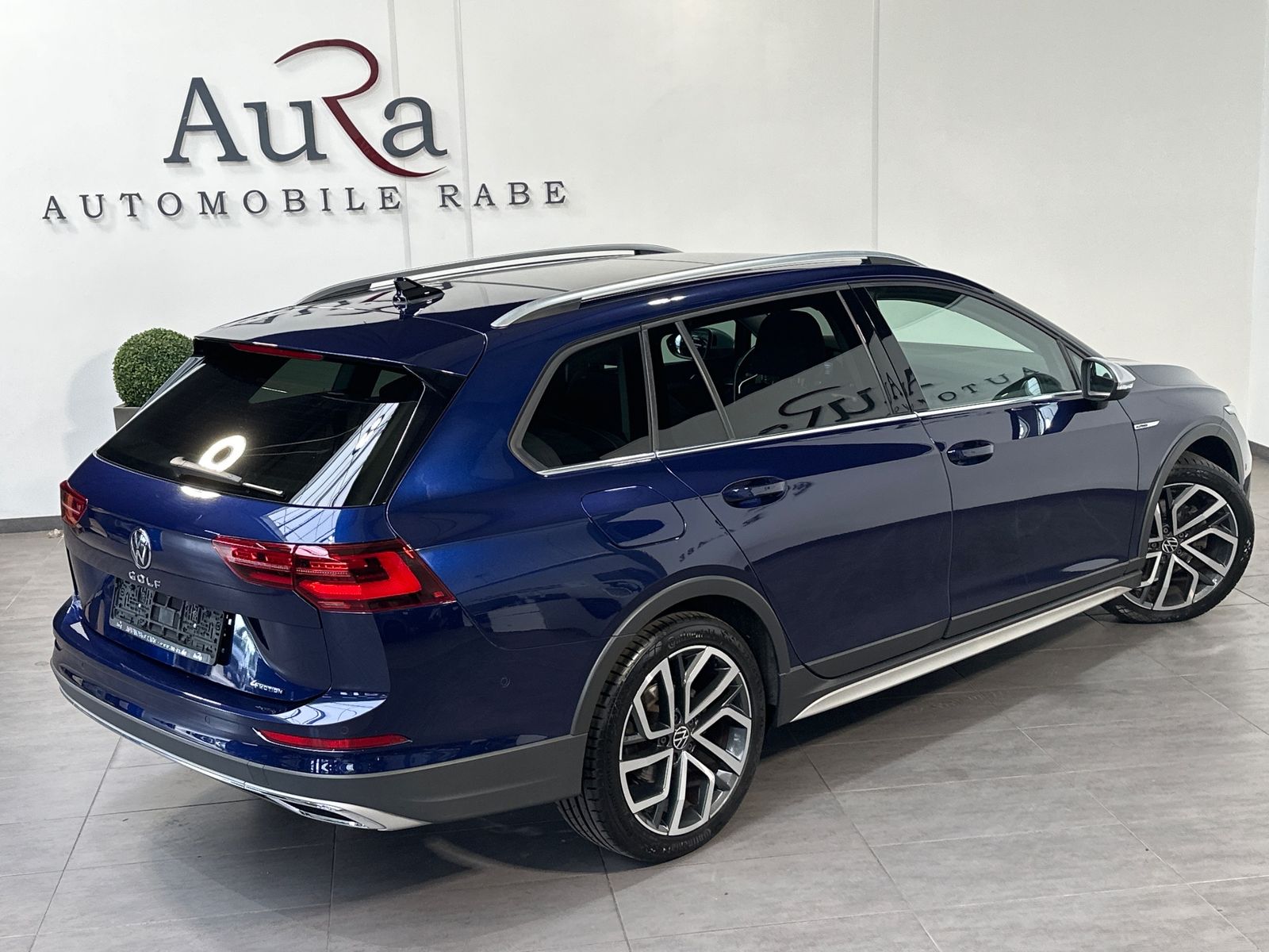 Fahrzeugabbildung Volkswagen Golf Alltrack 2.0 TDI DSG 4Motion NAV+LED+PANO