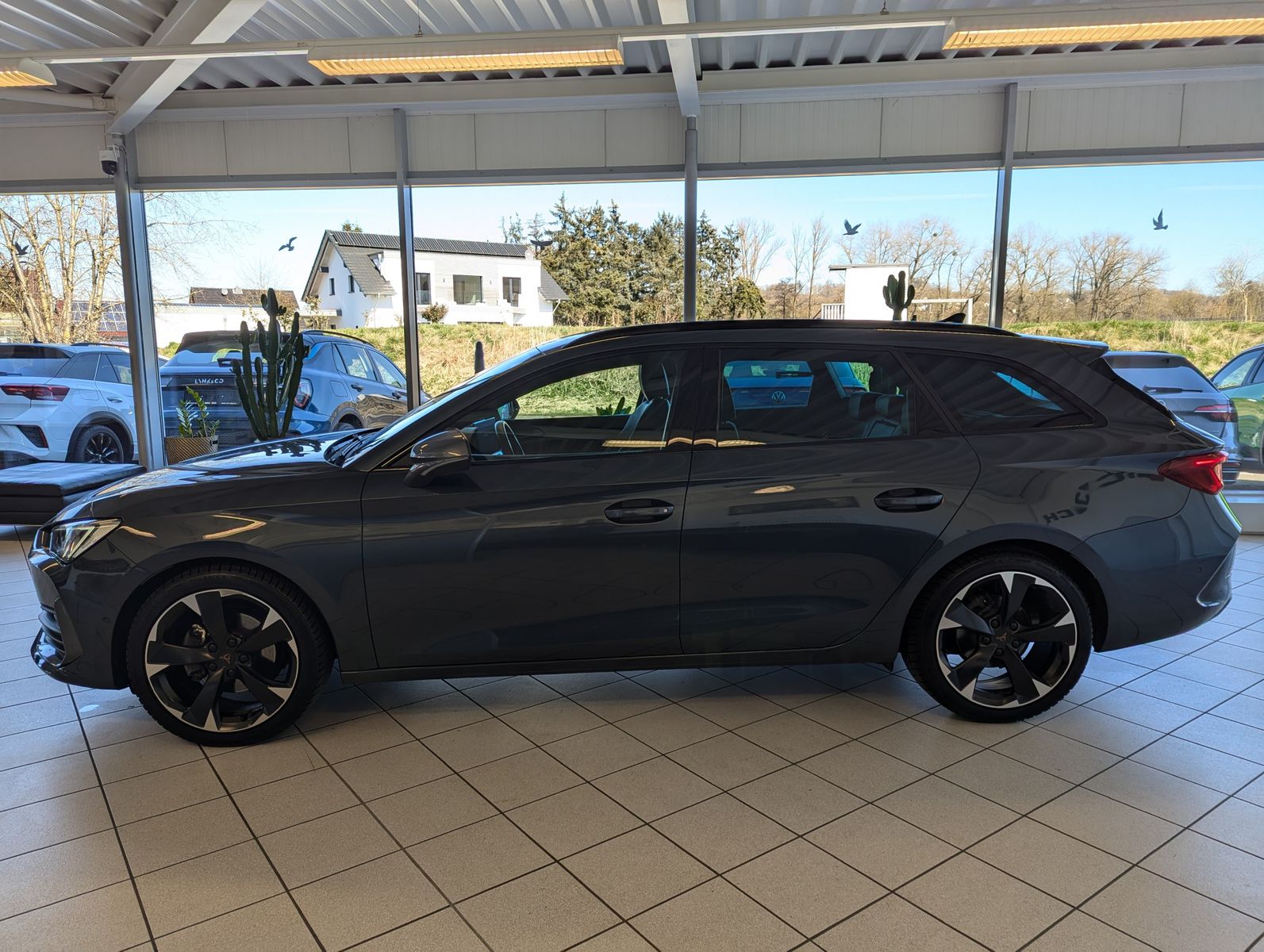Fahrzeugabbildung CUPRA Leon 1.5eTSI DSG Matrix Cam Vision+ Full Link