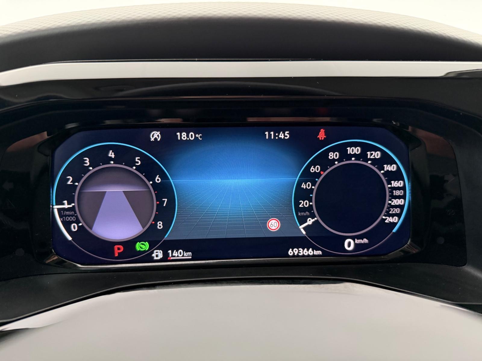 Volkswagen T7 Multivan 1.5 TSI*7.STZ*LED-AHK-R.KAM-TEMPOMAT