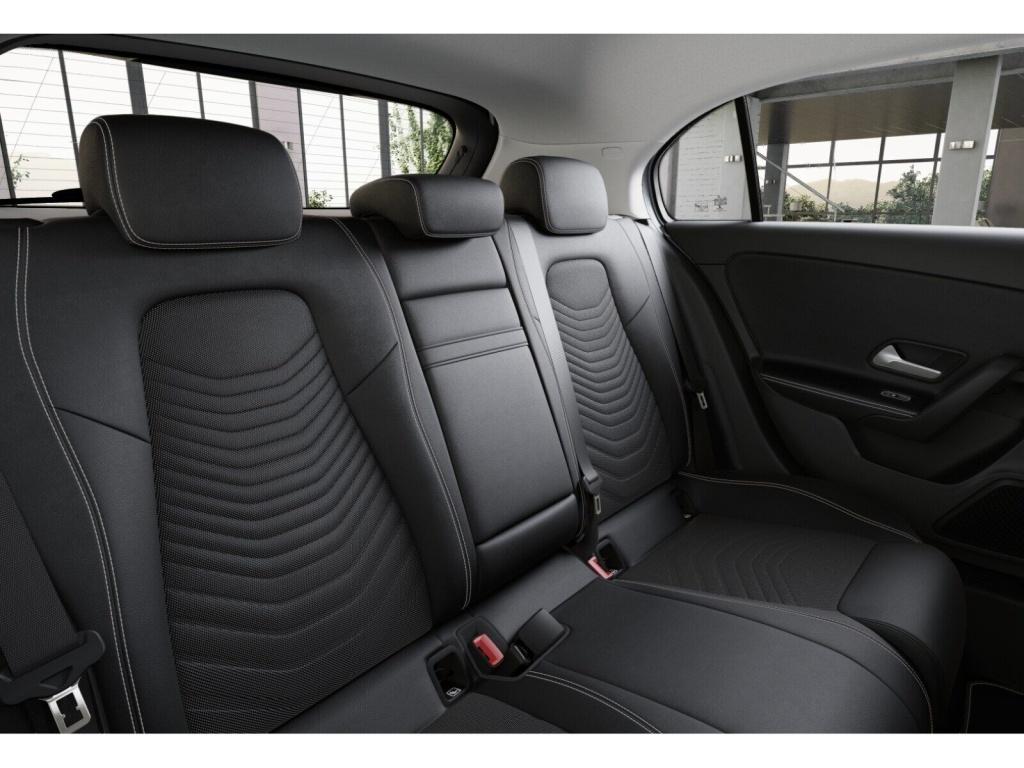 Mercedes-Benz A 220
