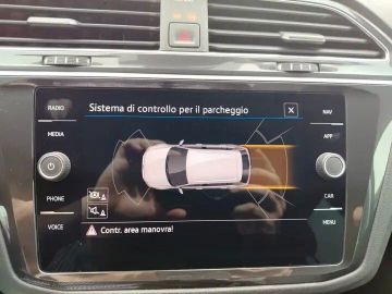 Volkswagen Tiguan - 11