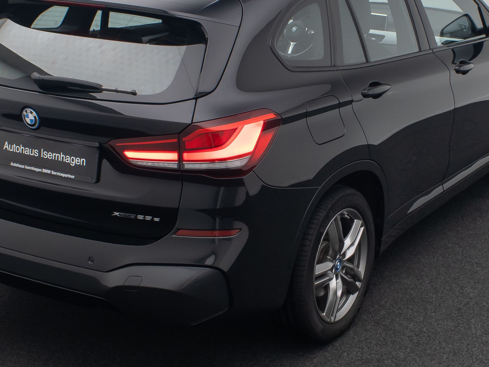 Fahrzeugabbildung BMW X1 xD25e M Sport Navi LED DAB GeschwindigReg 18"