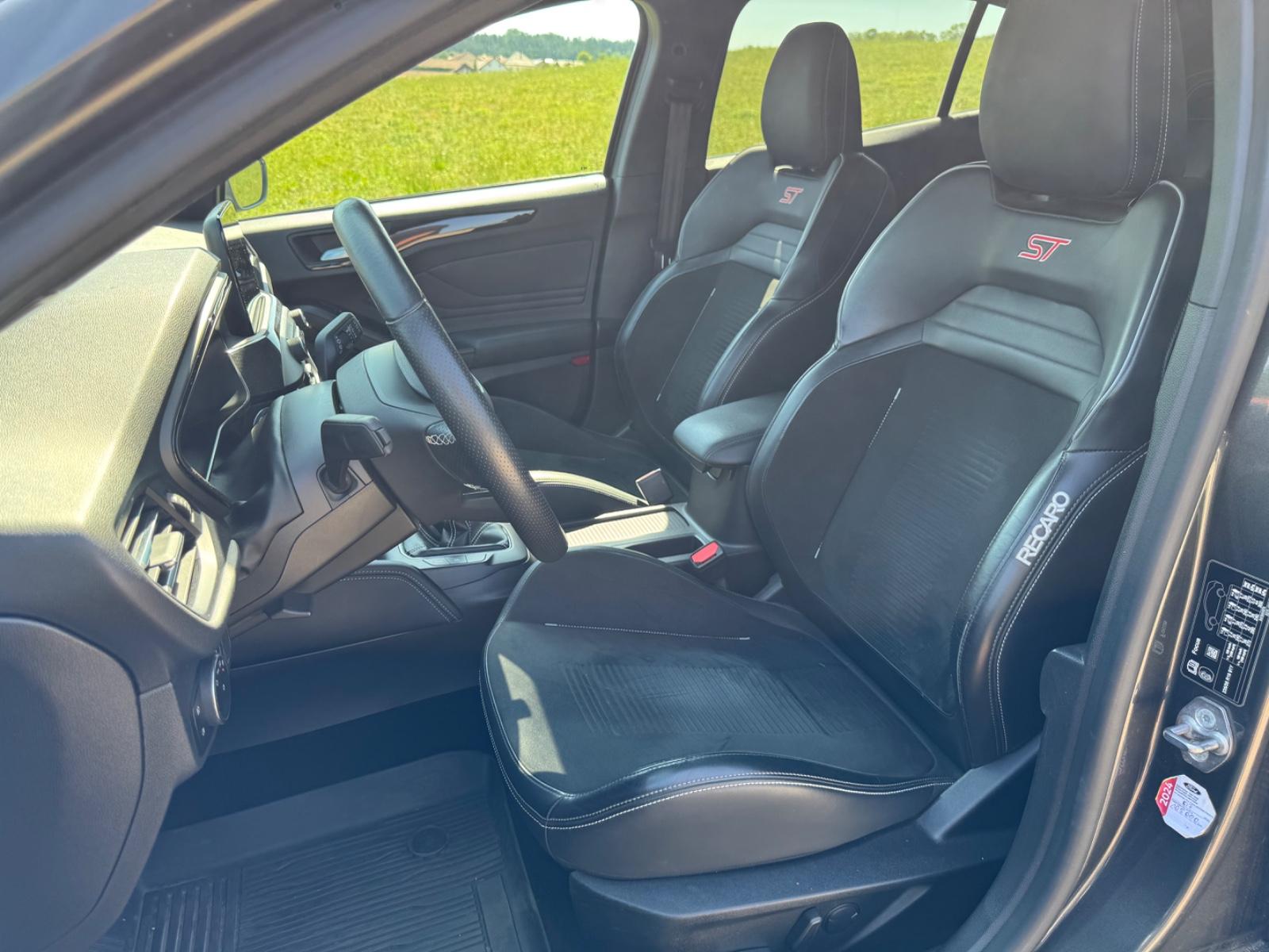 Ford Focus Limited ST 280ch - Recaro - 2ème main - B&O - Navi - Carplay
