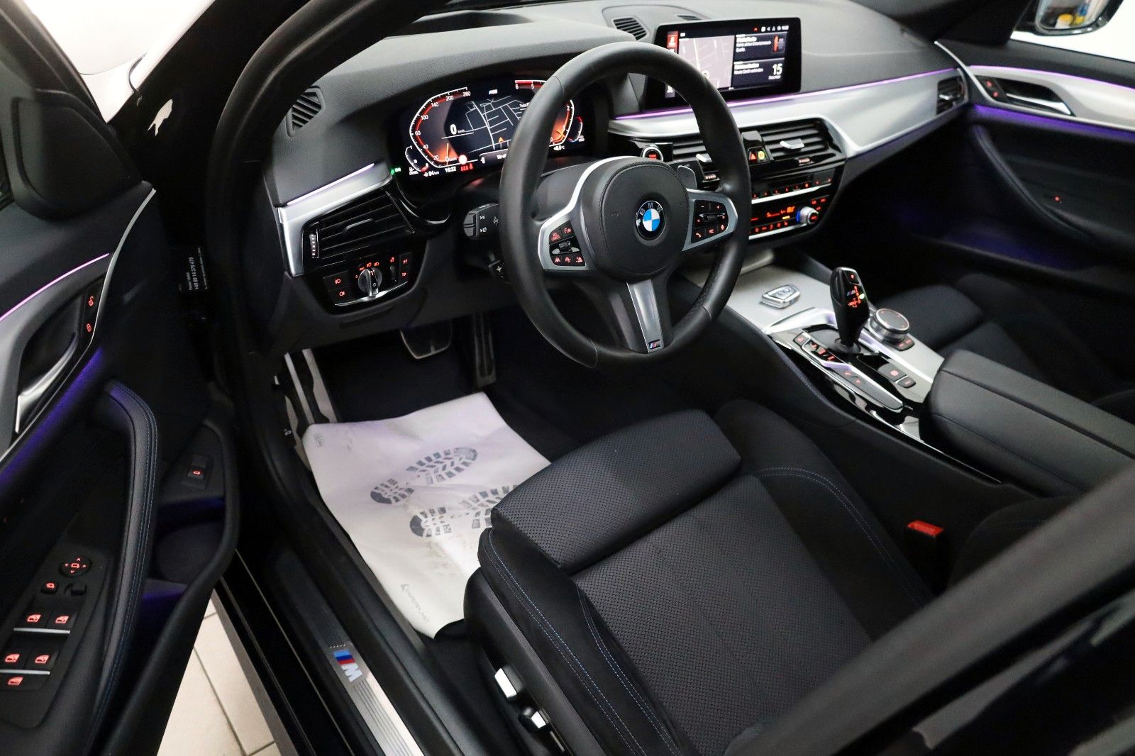 Fahrzeugabbildung BMW 530 d M Sport Lim,Navi,LED,SH,HUD,360°Kamera,ACC