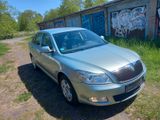 Skoda Octavia 1.8 TSI DSG Elegance Elegance - Skoda Octavia mit Benzin-Antrieb: Limousine, 1.8