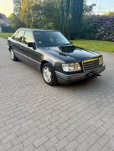 Mercedes-Benz 220 - Mercedes-Benz 220 aus 1995