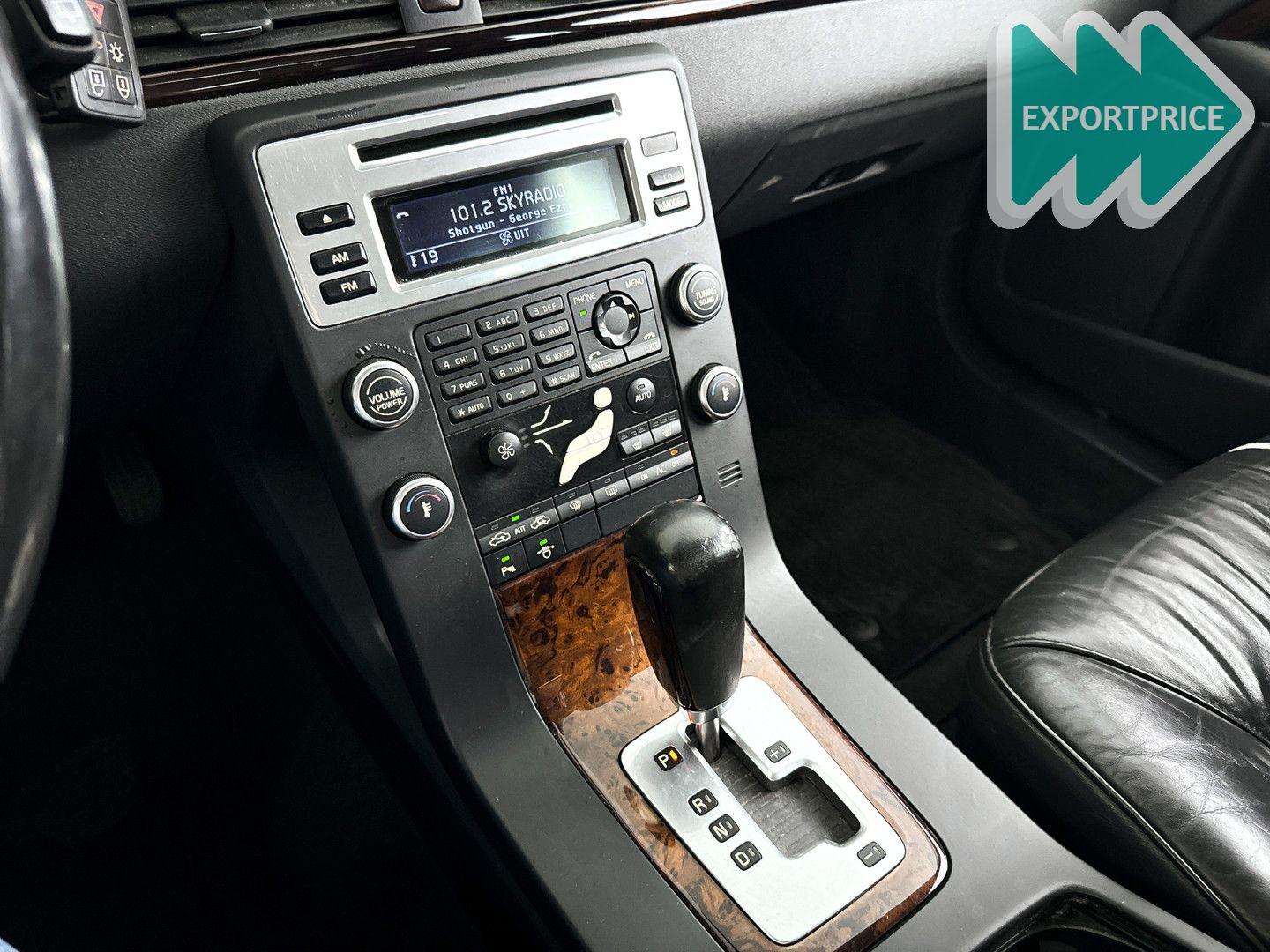 Volvo V70 2008 — photo 18