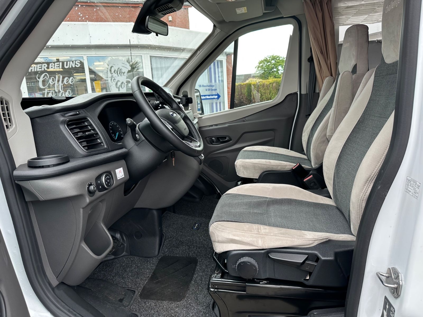 Fahrzeugabbildung Challenger 260 Graphite Ultimate 170 Automatic AHK/Sat/TV