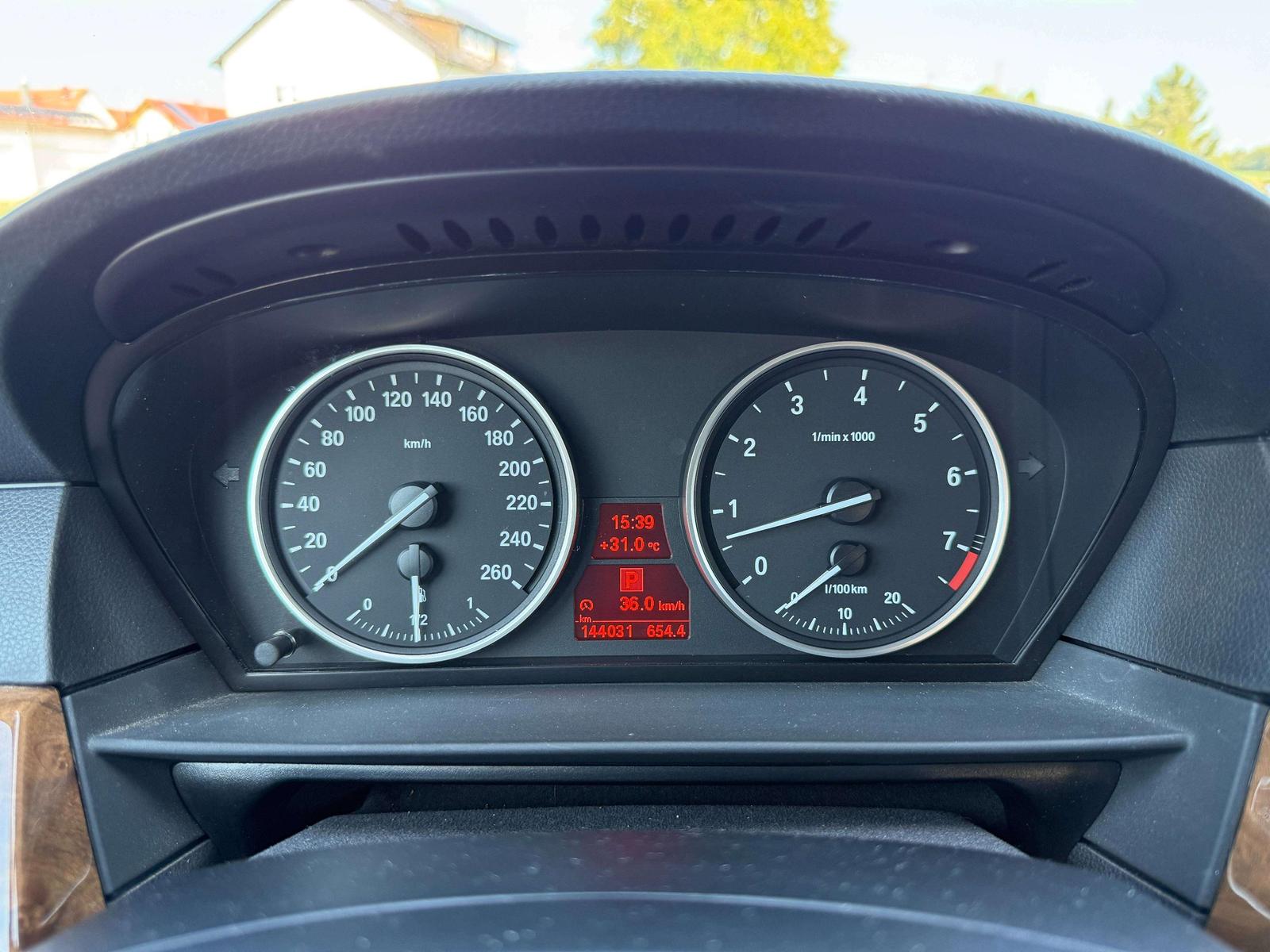BMW 530i Automatik Touring 272 PS 8-fach