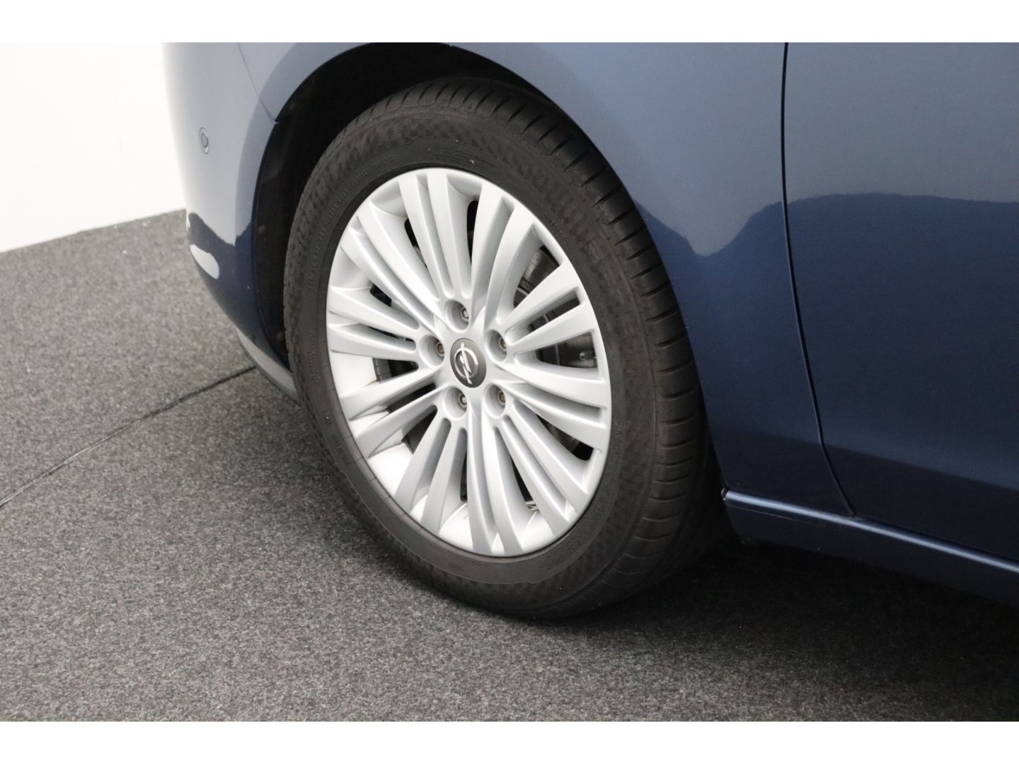 Fahrzeugabbildung Opel Zafira Tourer C 1.4 Turbo Edition 7-Sitzer