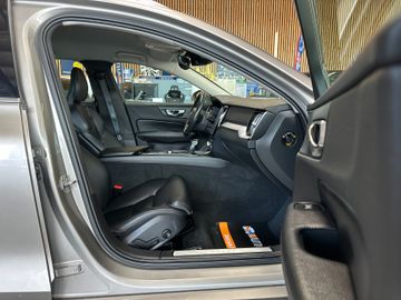 Volvo V60 *TÜV 328*KEYLESS*ACC*NAV*2-ZONEN*VirtualCo*