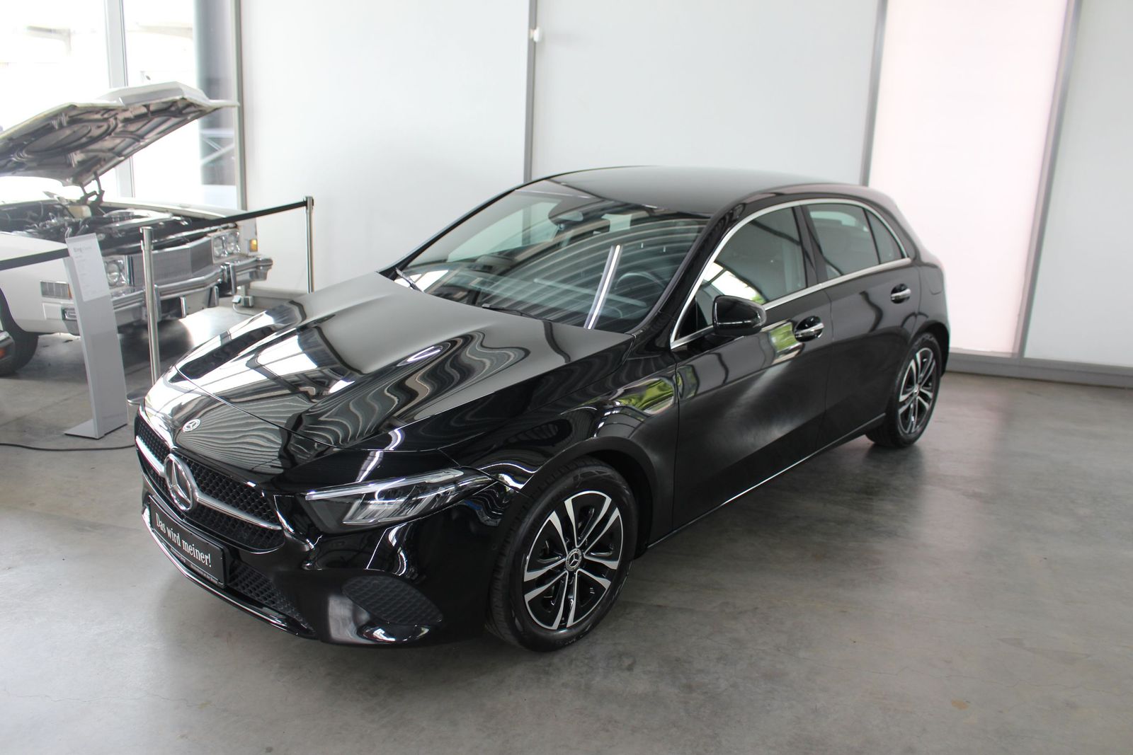 MERCEDES-BENZ A 200 Progressive Plus Ambiente LED MBUX Kamera