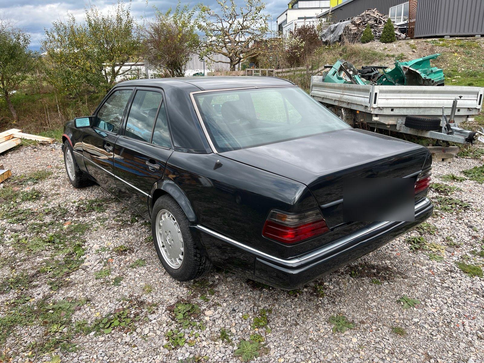Mercedes-Benz E 300