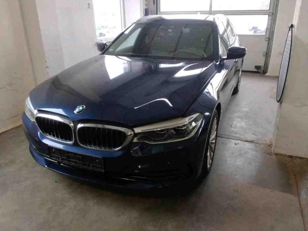BMW 520 d Sport Line V-COCK H-UP AHK LEDER ACC R-KAM
