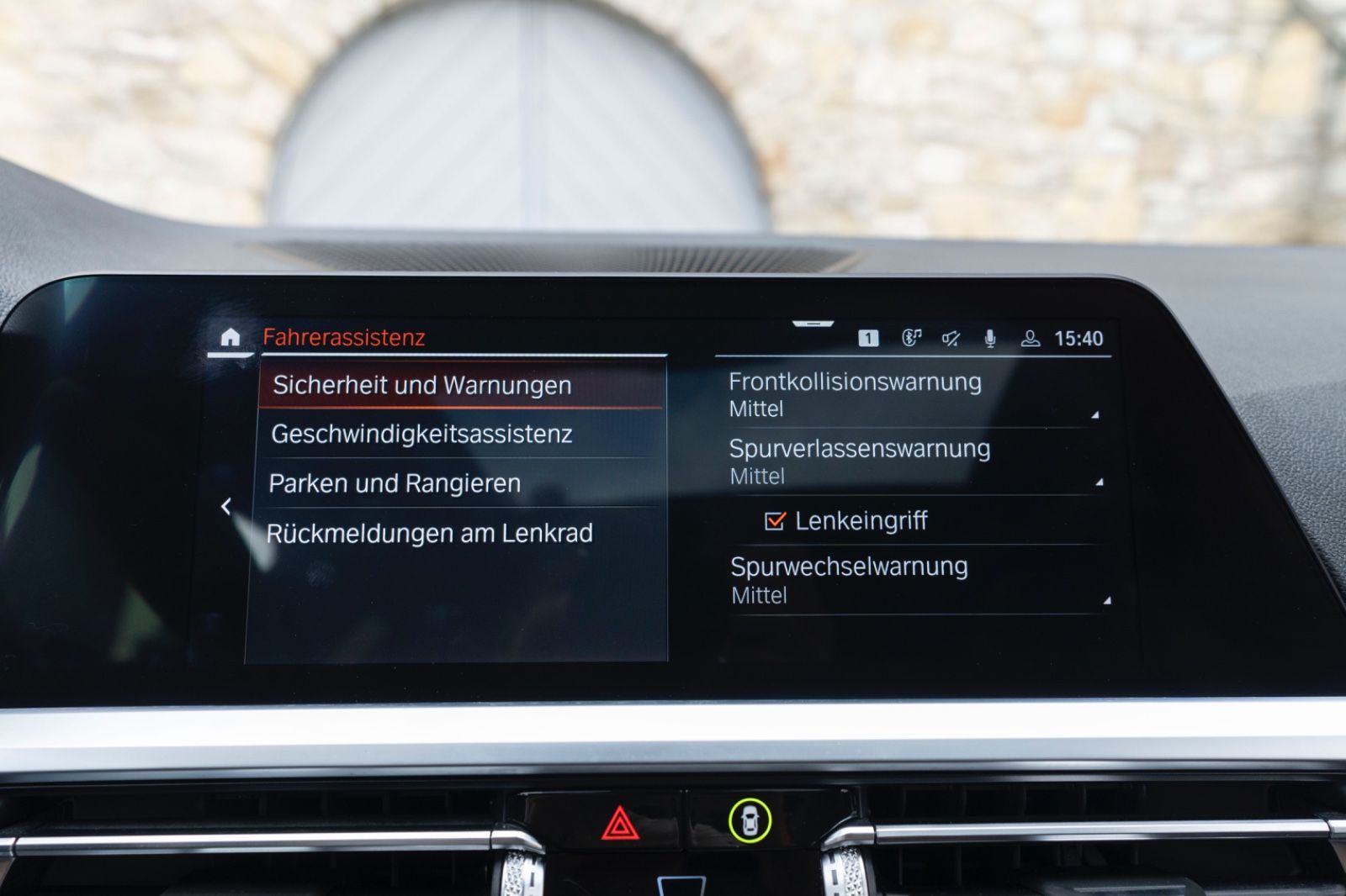 Fahrzeugabbildung BMW 330iX M-Performace HUD LED HIFI KAM TOTW ALC