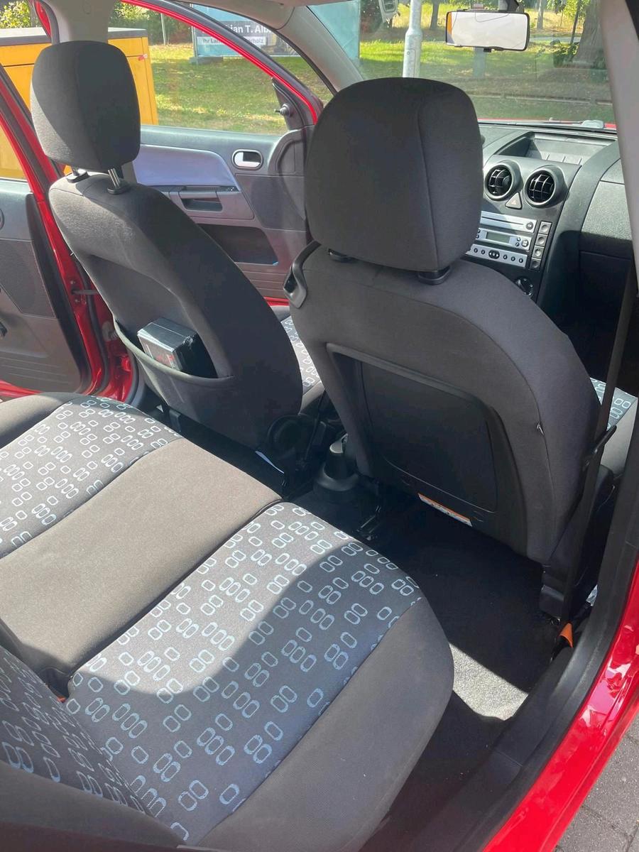 Ford Fusion 2005 — photo 10