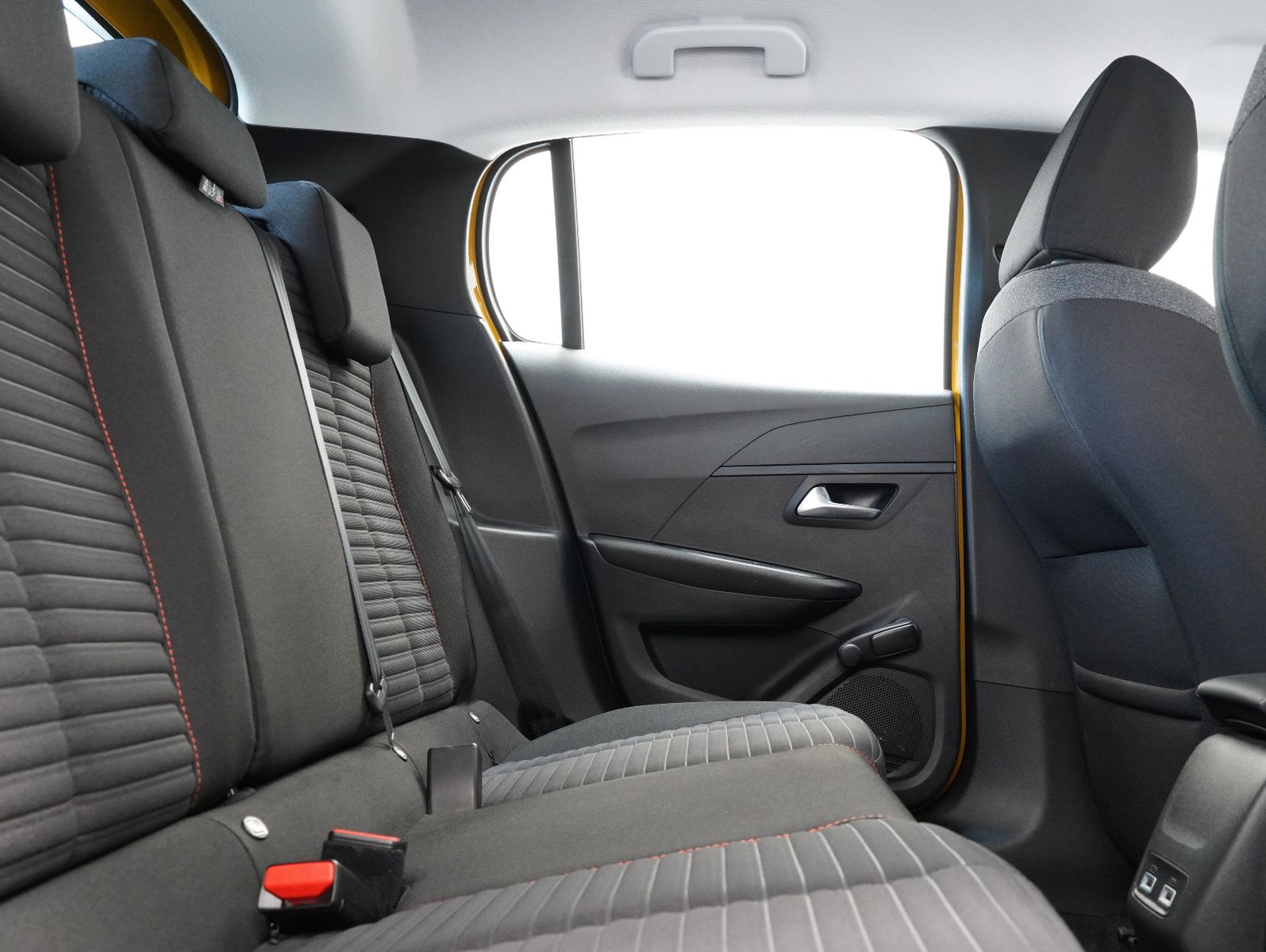 Fahrzeugabbildung Peugeot e-208 Active 50KWH/11KW/WÄRMEPUMPE/SOH