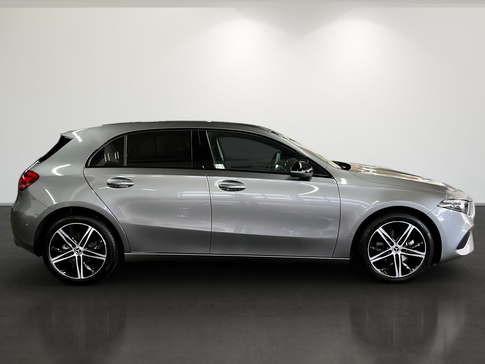 Mercedes-Benz A 180 A Klasse A 180 Progressive Navi NightPaket foto 4