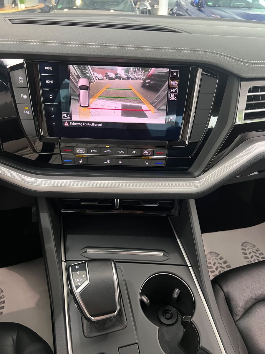 Fahrzeugabbildung Volkswagen Touareg 3.0 TDI 4Motion *VOLL-LEDER*LED*4x SITZH