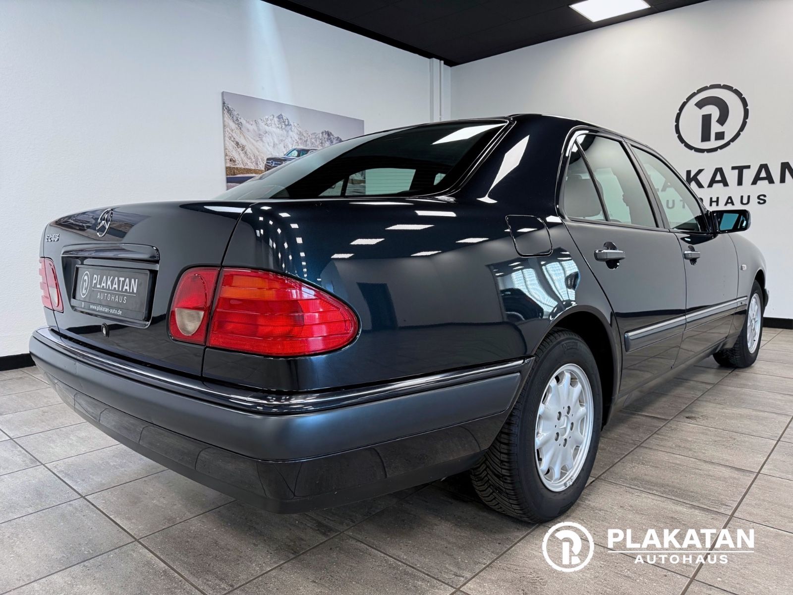 Fahrzeugabbildung Mercedes-Benz E 240 Xenon Automatik Klima V6 MB-Service