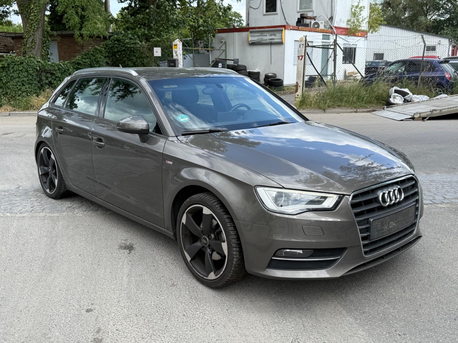 Audi A3 1.4 TFSI S line  NAVI SITZHEIZUNG KLIMAAUTO