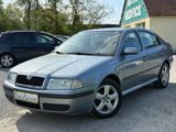 Skoda Octavia 1.6 Ambiente / KLIMA / GEPFLEGT - Skoda Octavia mit Benzin-Antrieb: Limousine, 1.6