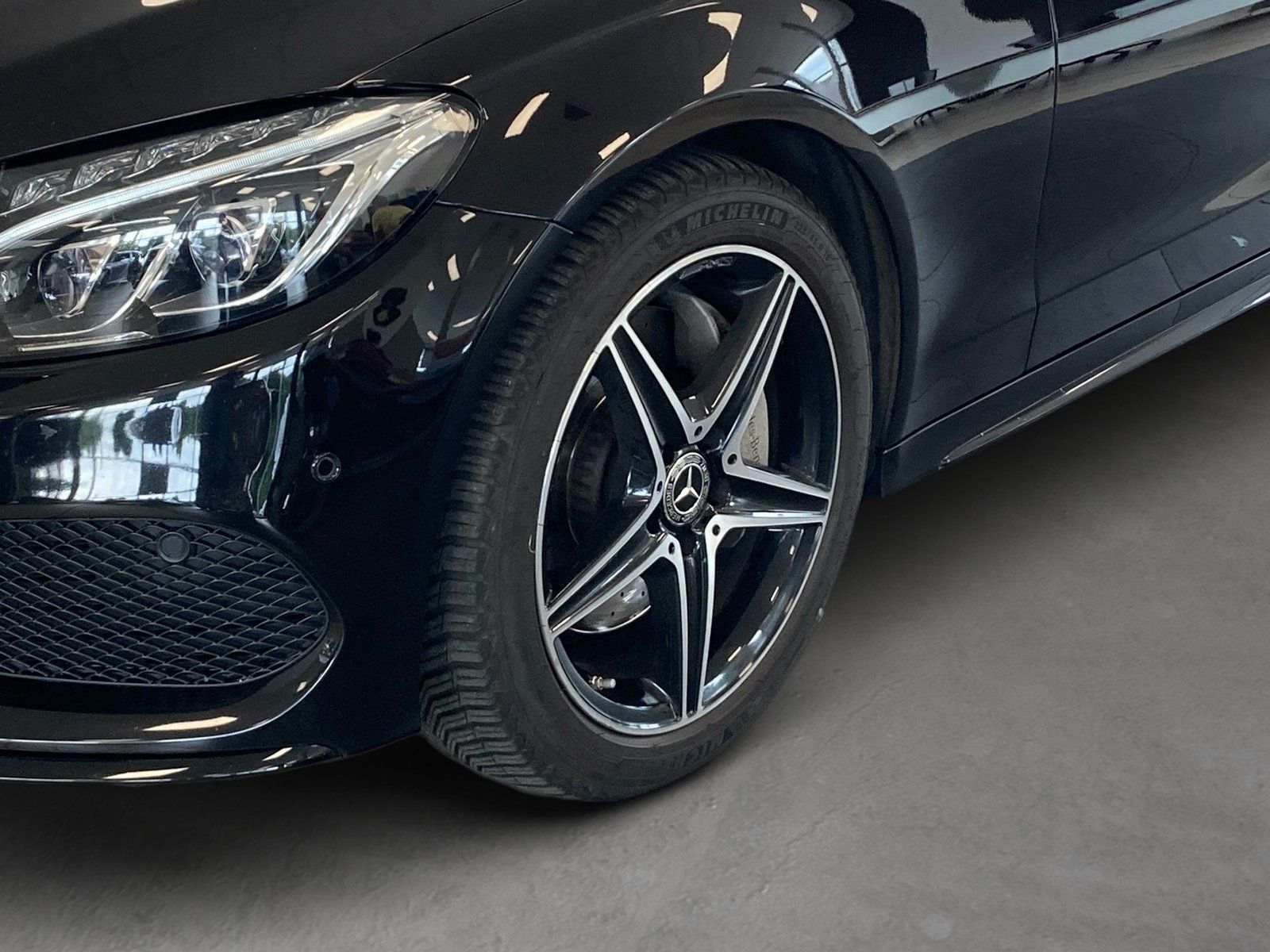 Fahrzeugabbildung Mercedes-Benz C 300 T AMG*Distronic*Standheiz*Pano*Sitzklima*