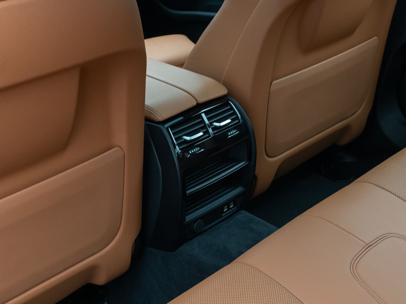 Fahrzeugabbildung BMW 520e Glasdach Kamera DAB H/K DispKey Sport Alarm