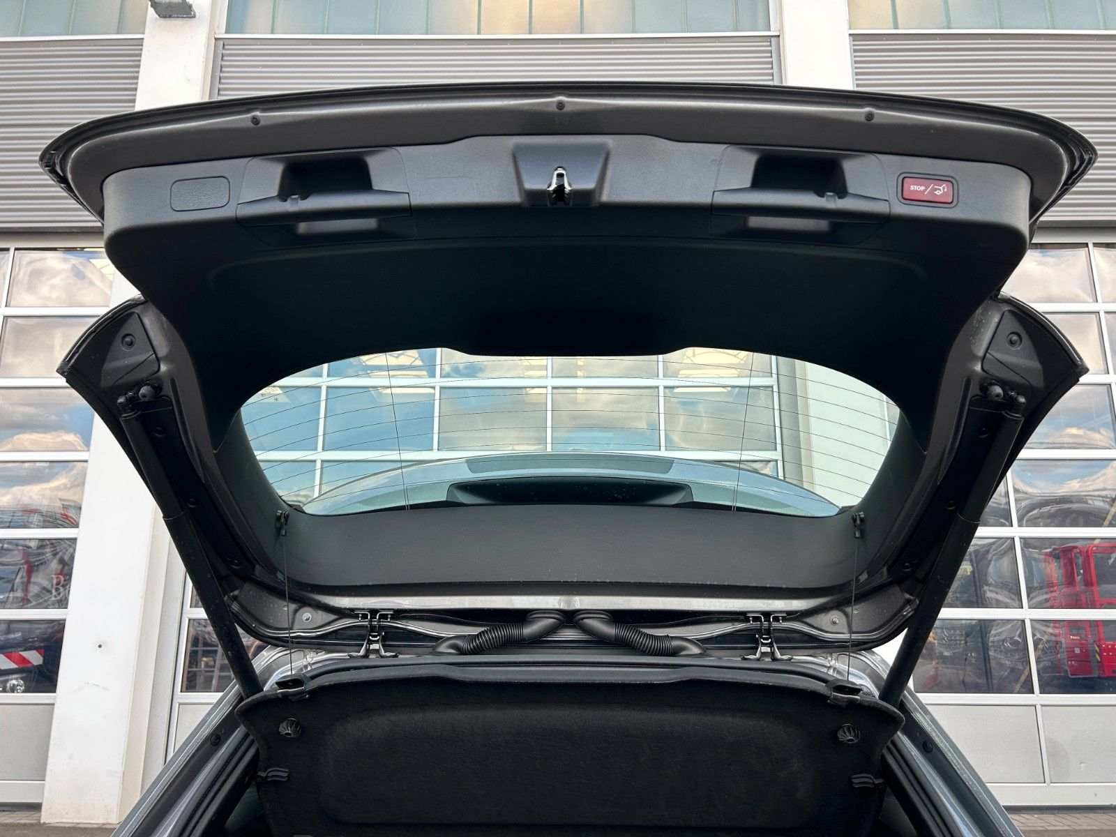 Fahrzeugabbildung Mercedes-Benz B 180 Progressive+PARK+SPIEGEL+LED+DAB+DIGITAL