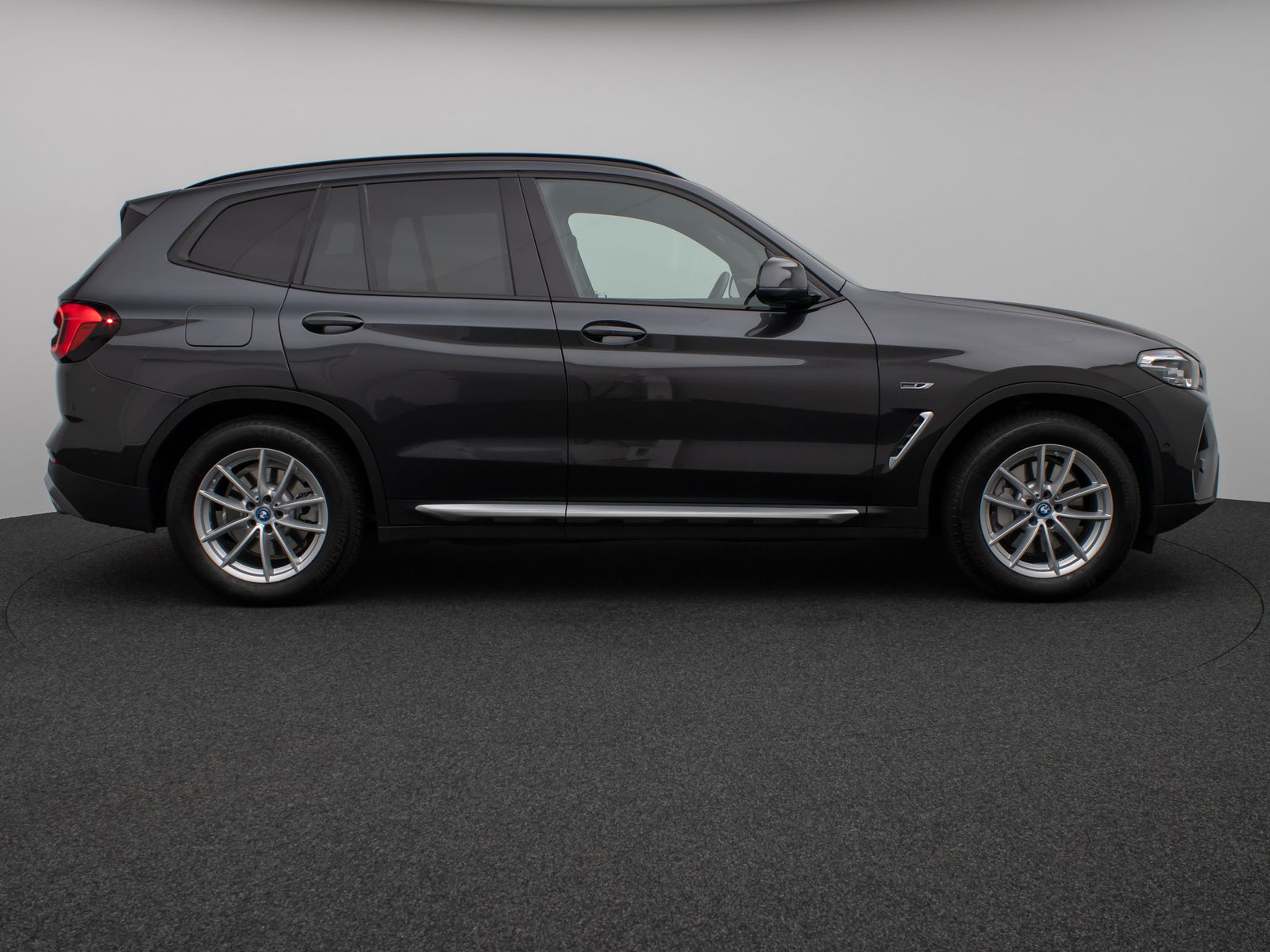 Fahrzeugabbildung BMW X3 xD30e Kamera HUD Lenkrhzg Stop&Go AHK Sport