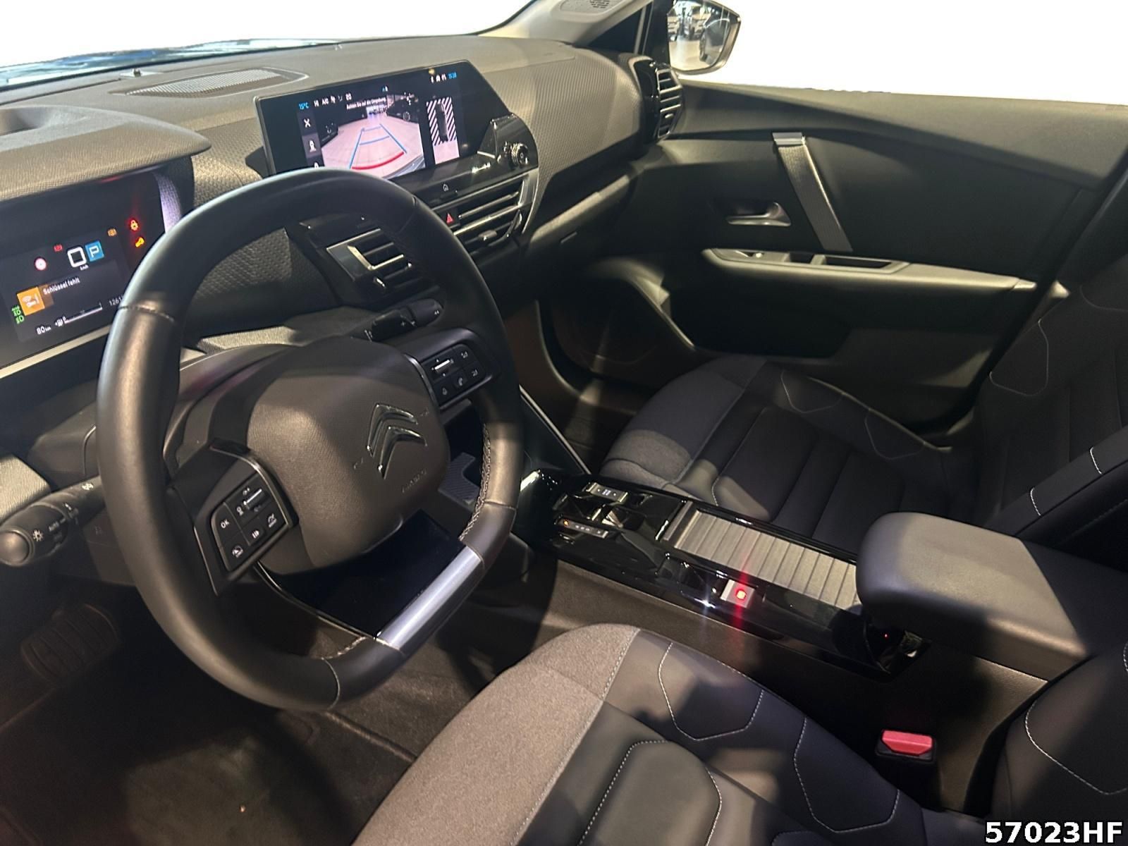 Fahrzeugabbildung Citroën C4 Max +DRIVEASSIST+CARPLAY+SHZ+NAVI+KEYLESS+