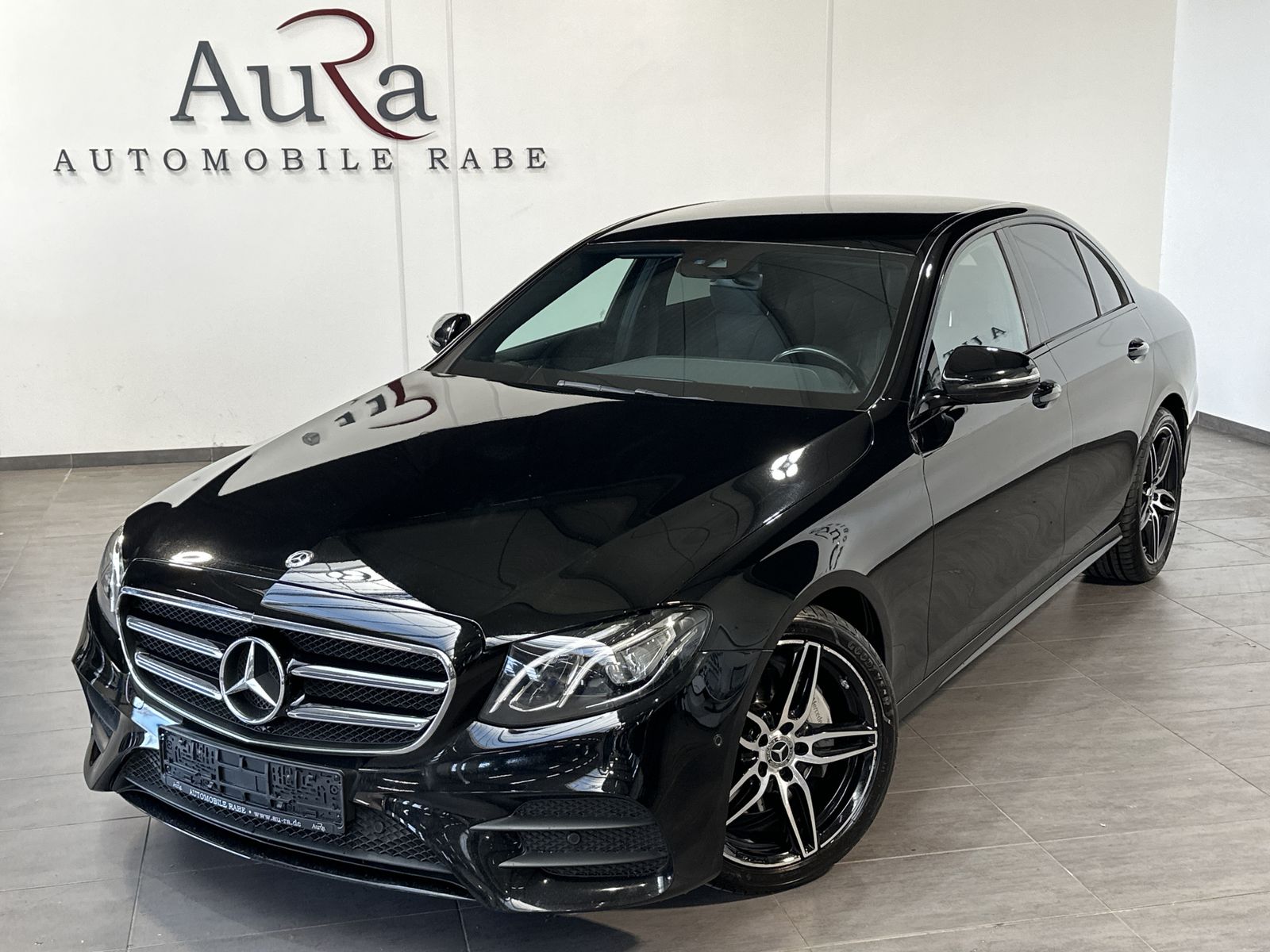 Fahrzeugabbildung Mercedes-Benz E 220d AMG-Line NAV+LED+KAMERA+WIDESCREEN+19ZOLL