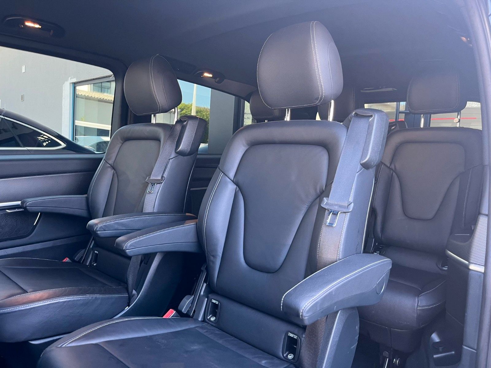 Fahrzeugabbildung Mercedes-Benz V 300d Avantgarde Edition 2020 4Matic Lang