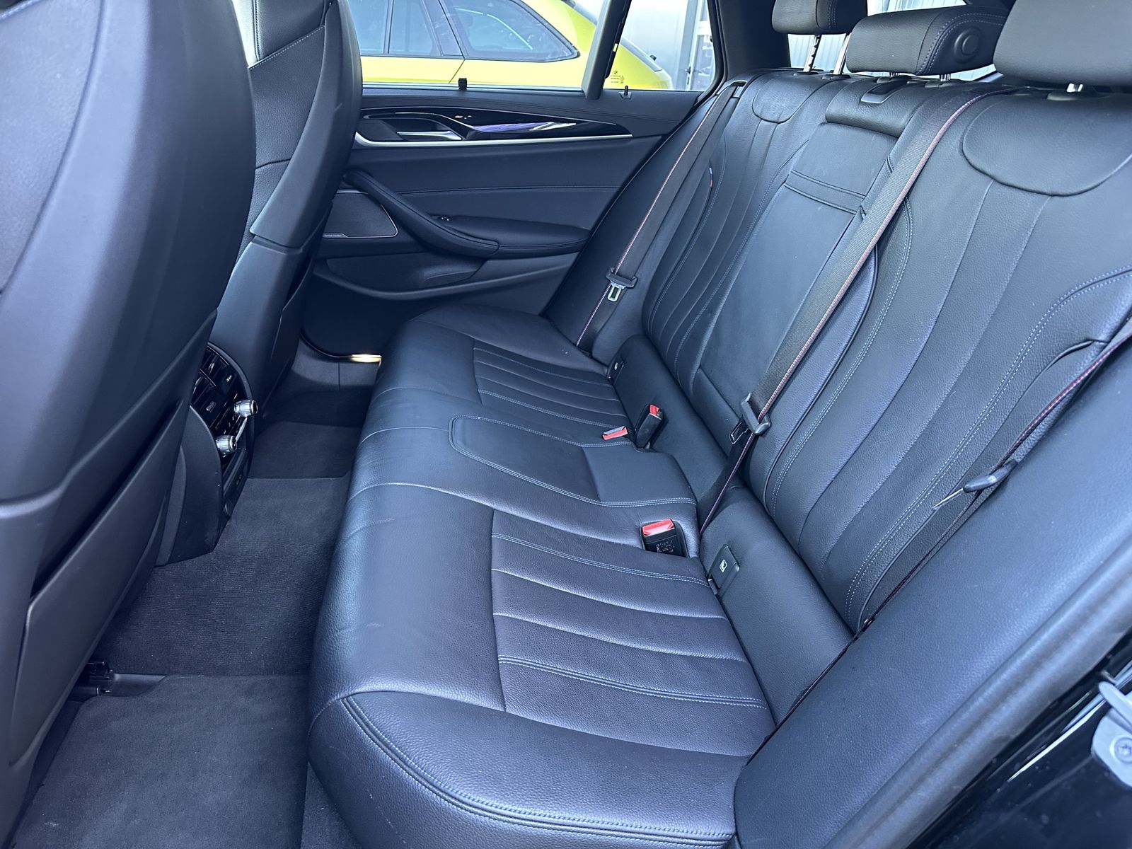 Fahrzeugabbildung BMW 530i Touring xD M-Sport Pro NAV+LASER+AHK+HEADUP