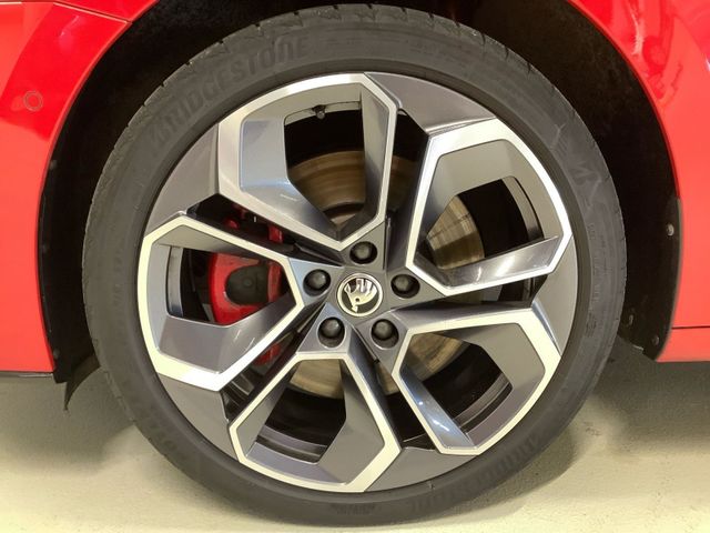 Octavia Škoda Octavia Combi RS iV / pACC MATRIX