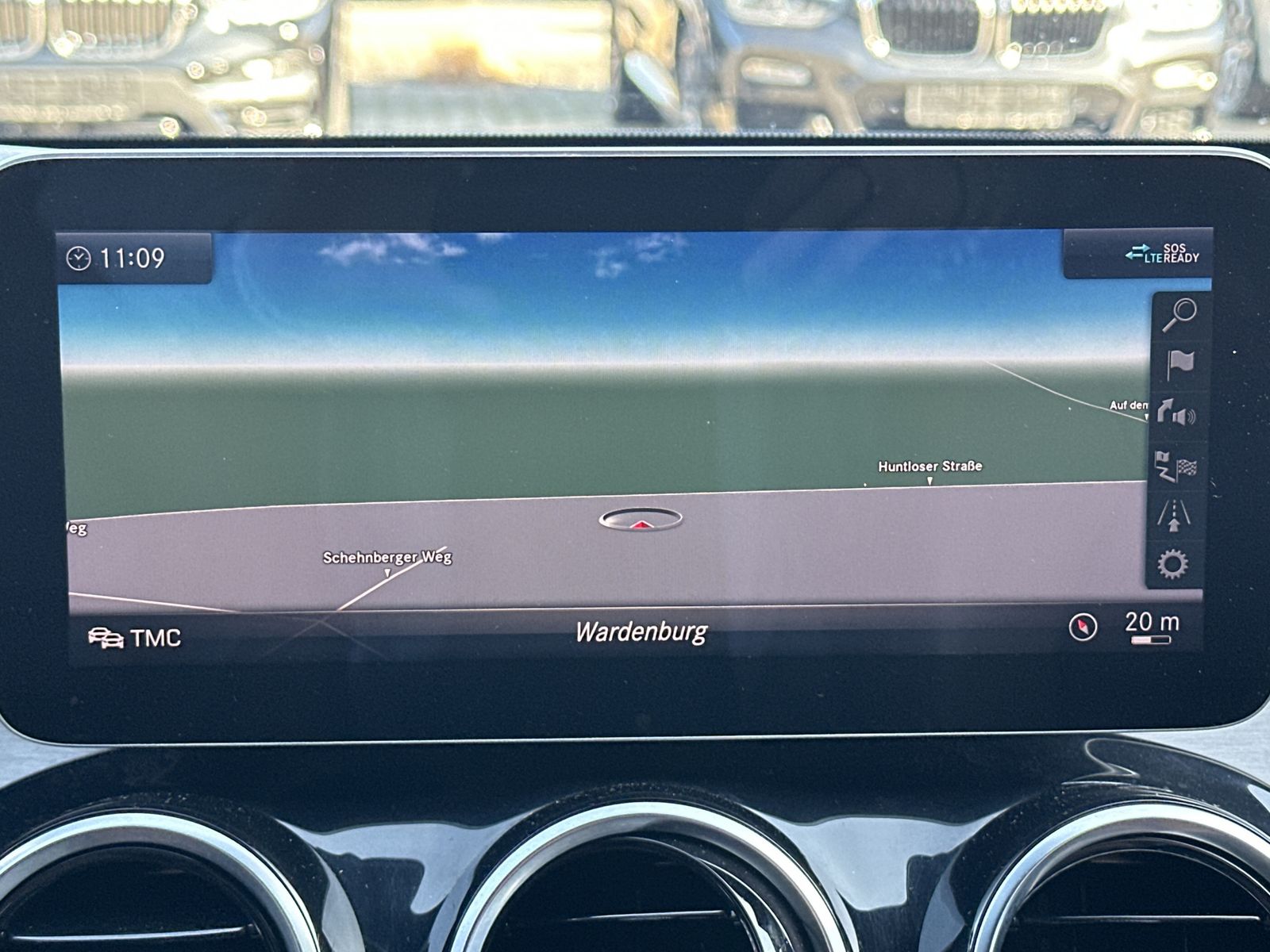 Fahrzeugabbildung Mercedes-Benz C 220d T 4M AMG-Line NAV+LED+PANO+DISTRONIC+1HD