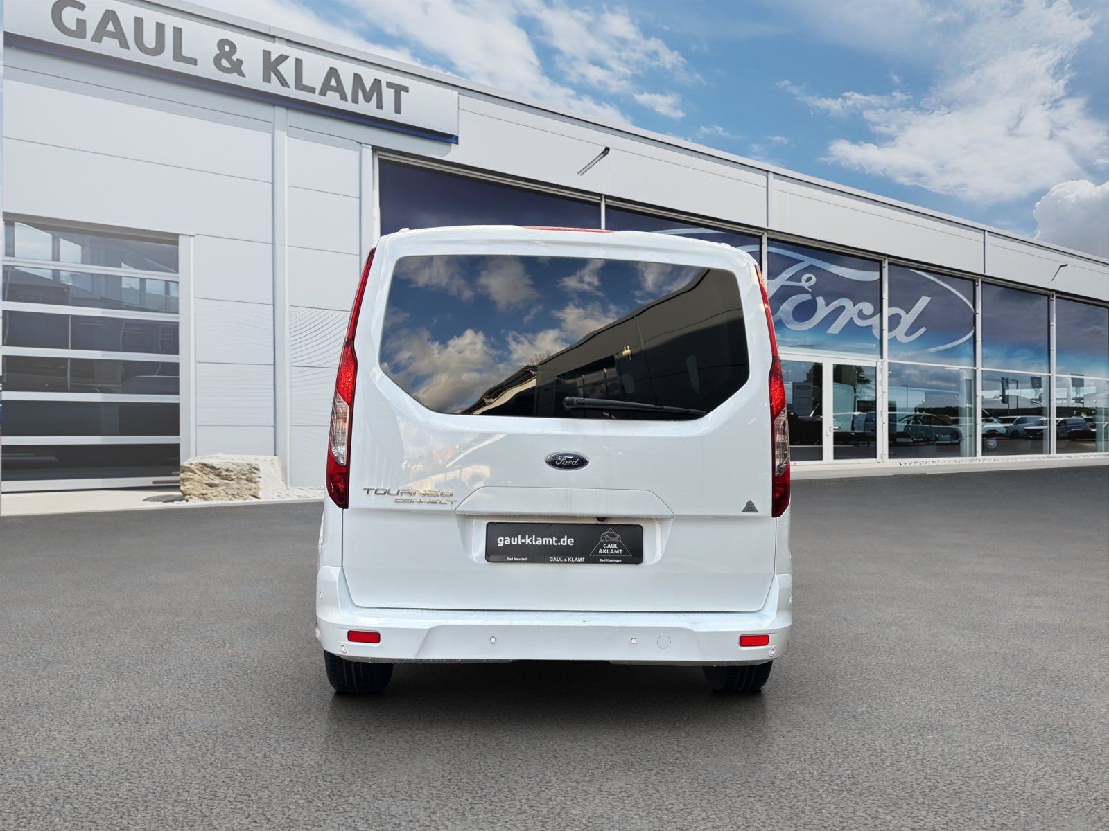 Fahrzeugabbildung Ford Grand Tourneo Titanium