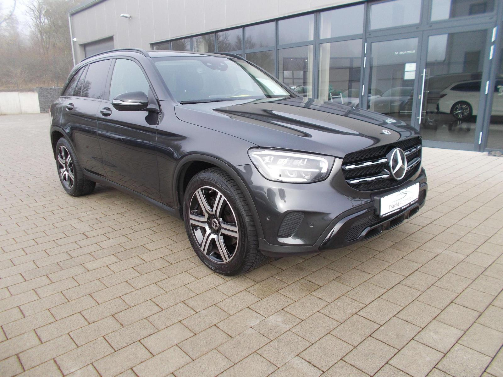 Mercedes-Benz GLC 200 4Matic*Leder*Panoramad.*Night-Paket*R-Ka