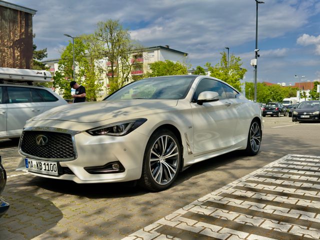 INFINITI Q60