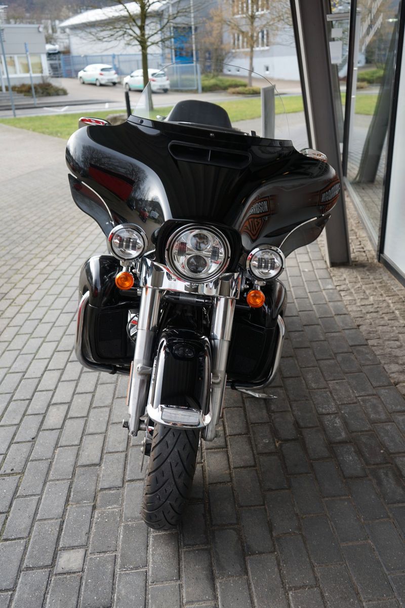 Fahrzeugabbildung Harley-Davidson FLHTKL Ultra Limited Low # 5HD1 # Screamin Eagle