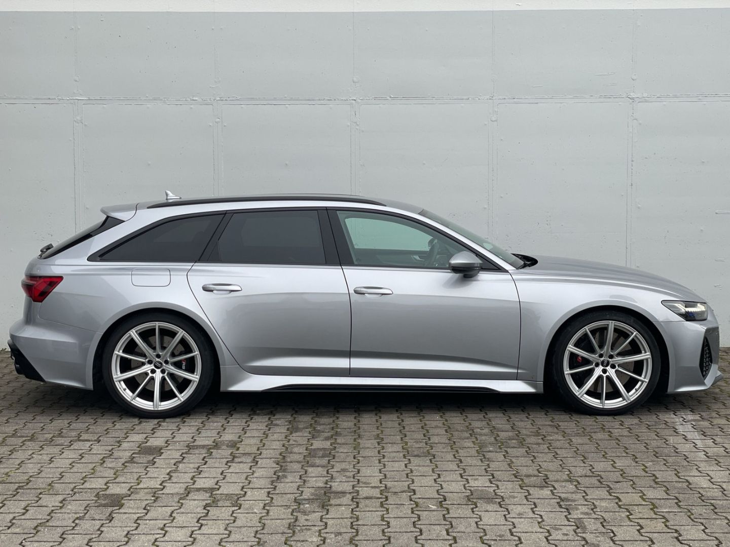 RS6 Avant AHK/B&O/RS-AGA/Matrix/AIR susp/280km/h
