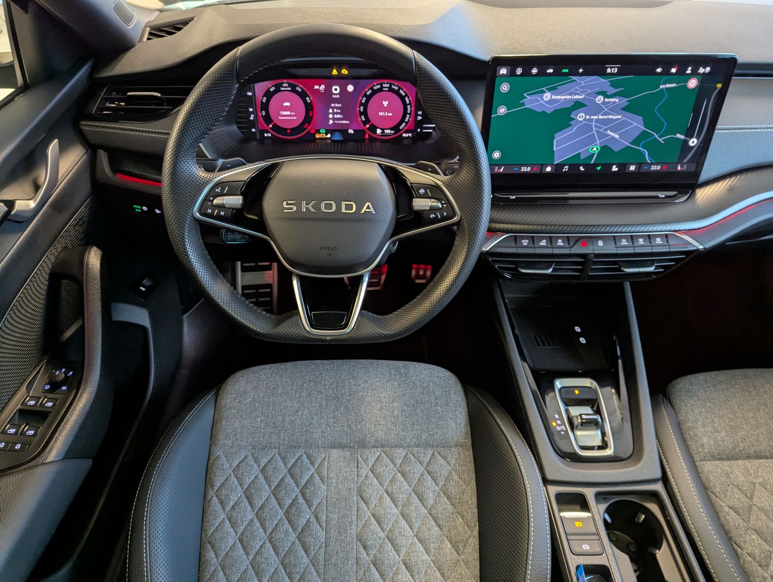 Изображение автомобиля SKODA Octavia 1.5 TSI Sportline Pano Martix Cam AHK