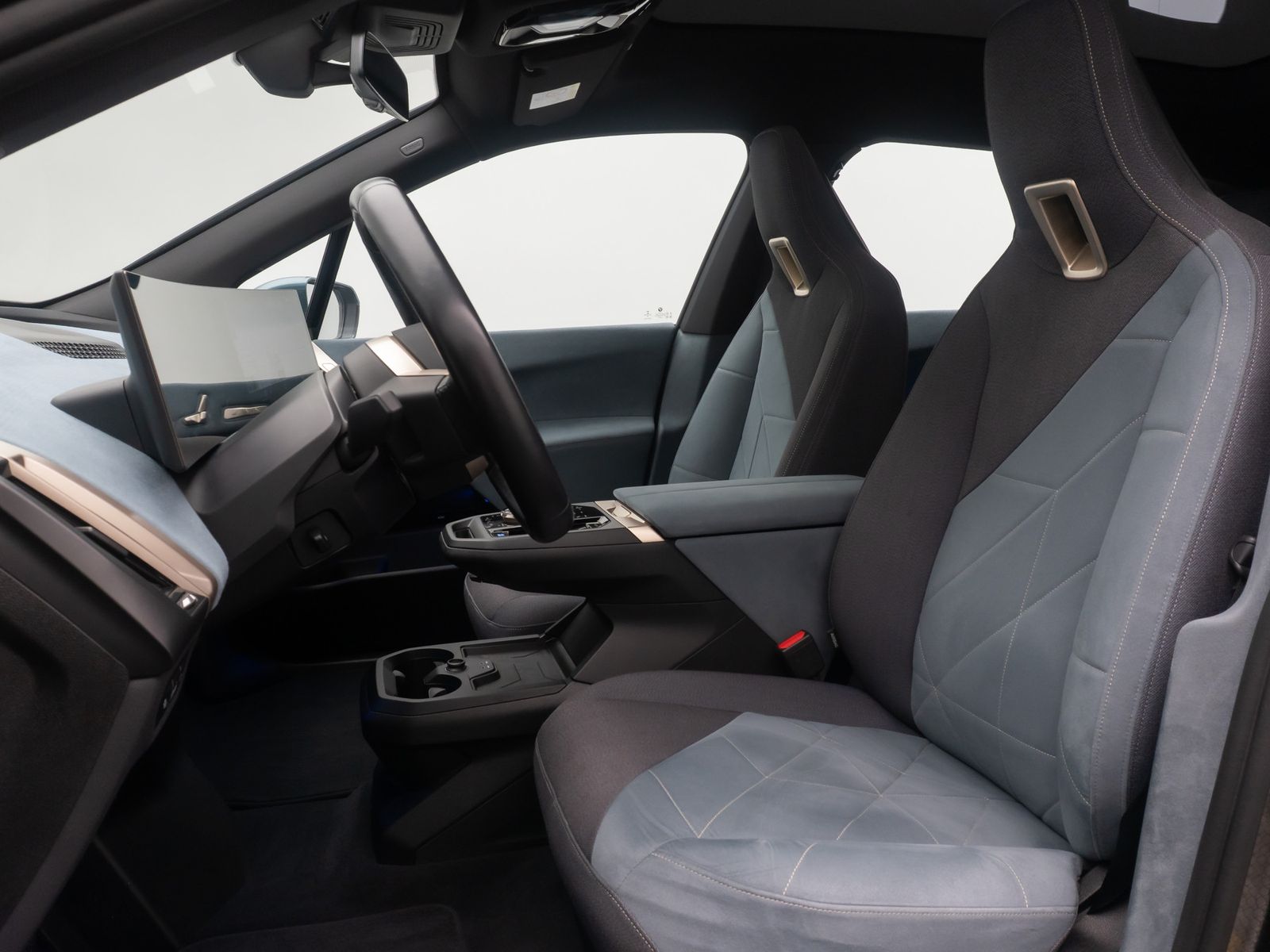 Fahrzeugabbildung BMW iX xD40 Sport AHK SkyLounge 360° DAB H/K 22Zoll