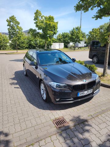 BMW 520d xDrive Touring A Luxury Line Luxury Line