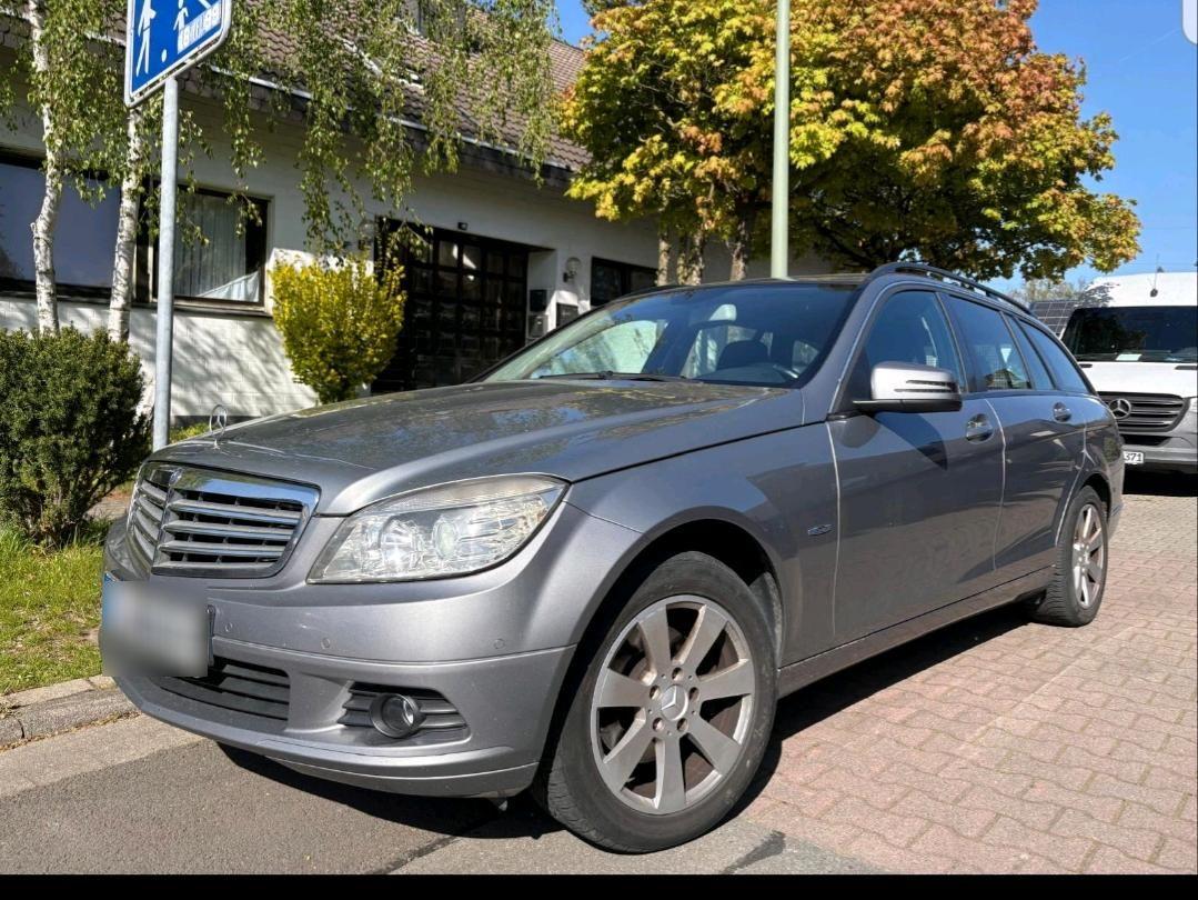 Mercedes-Benz C220 2010 — photo 9