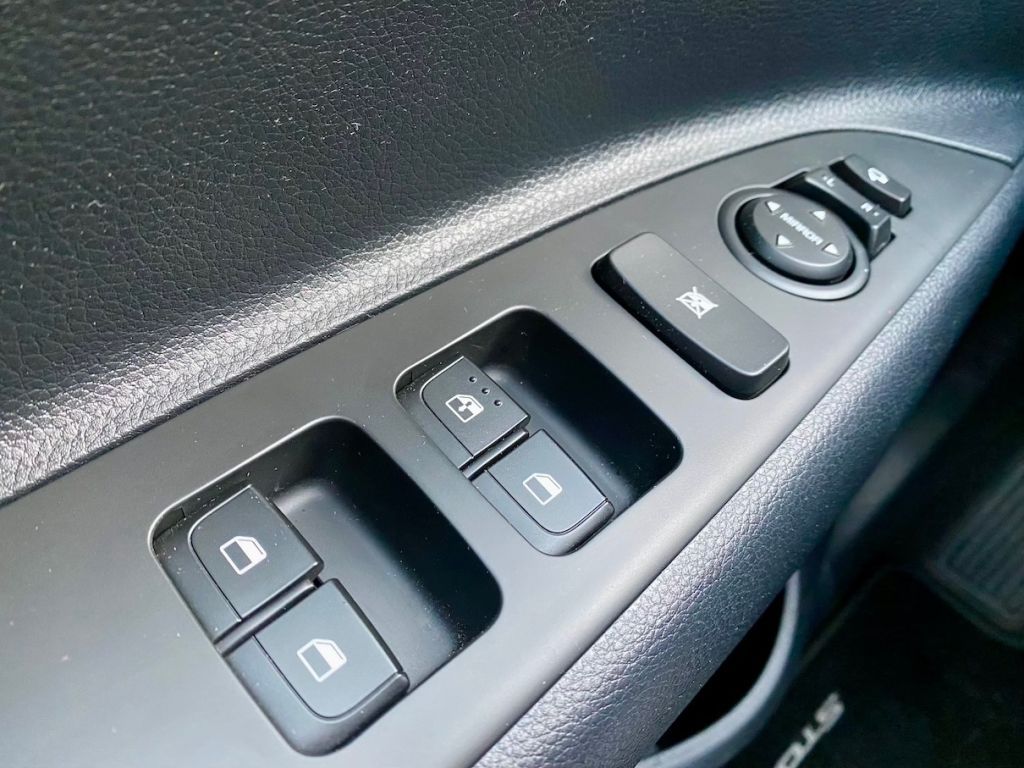 Fahrzeugabbildung Kia Stonic 1.0 DCT7 Vision AAC PDC SHZ ISOFIX ALU