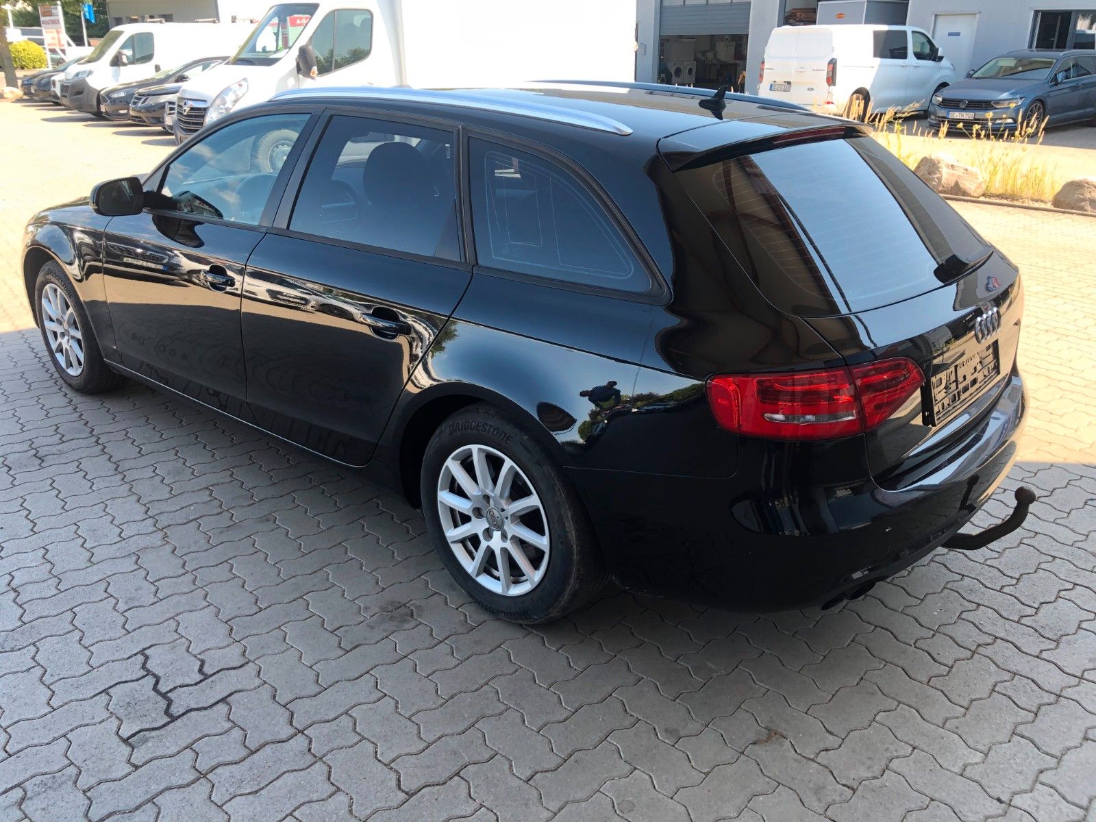 Fahrzeugabbildung Audi A4 Avant Attraction Wildschaden