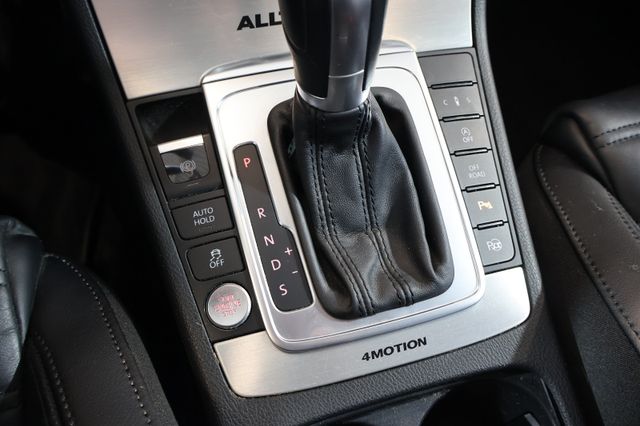 Volkswagen Passat Alltrack 2.0 TDI DSG 4M STDHZG+PANO+AHK