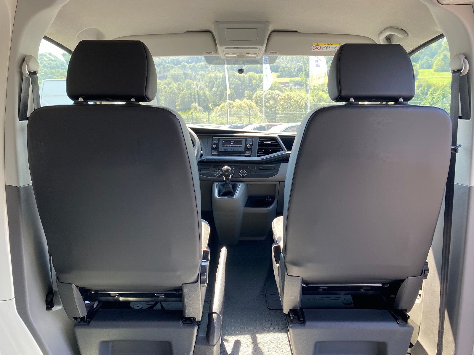 Fahrzeugabbildung Volkswagen T6.1 Transporter 2.0 TDI DAB Seitenwindassistent