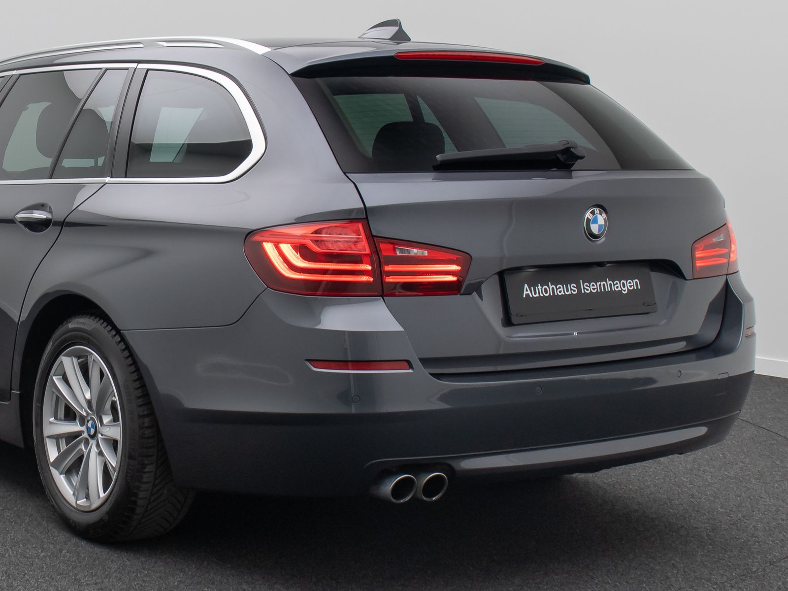 Fahrzeugabbildung BMW 520d  Aut Kamera NaviBusiness HiFi BiXenon Leder
